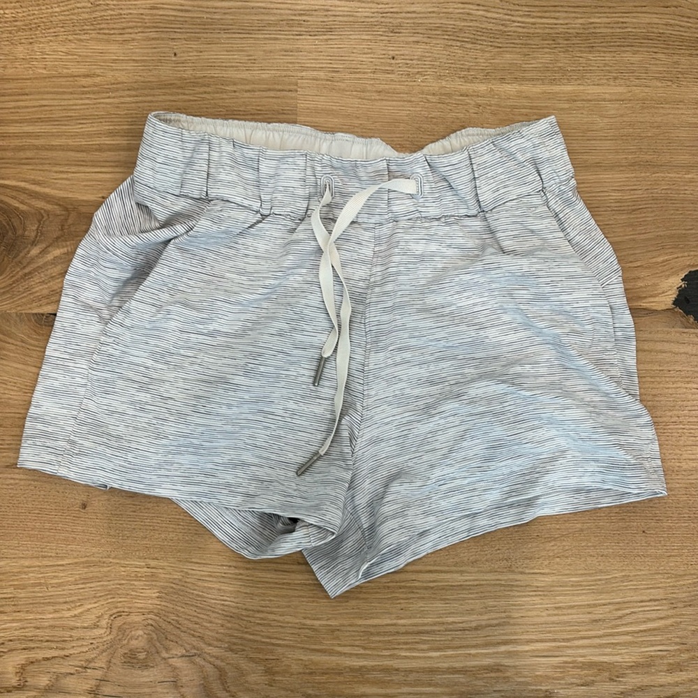 Lululemon drawstring shorts